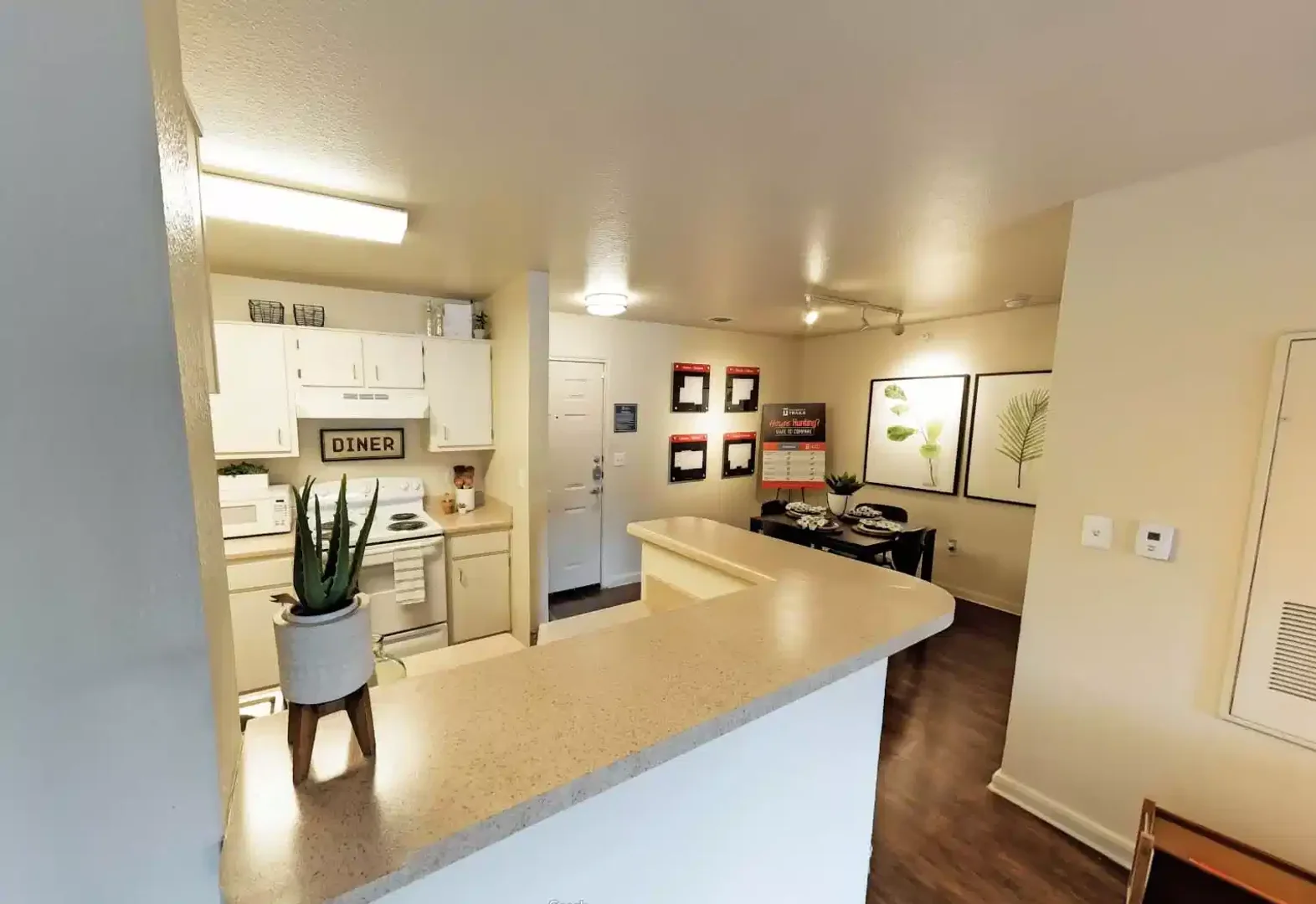 Bright and airy student room with easy university access in 
