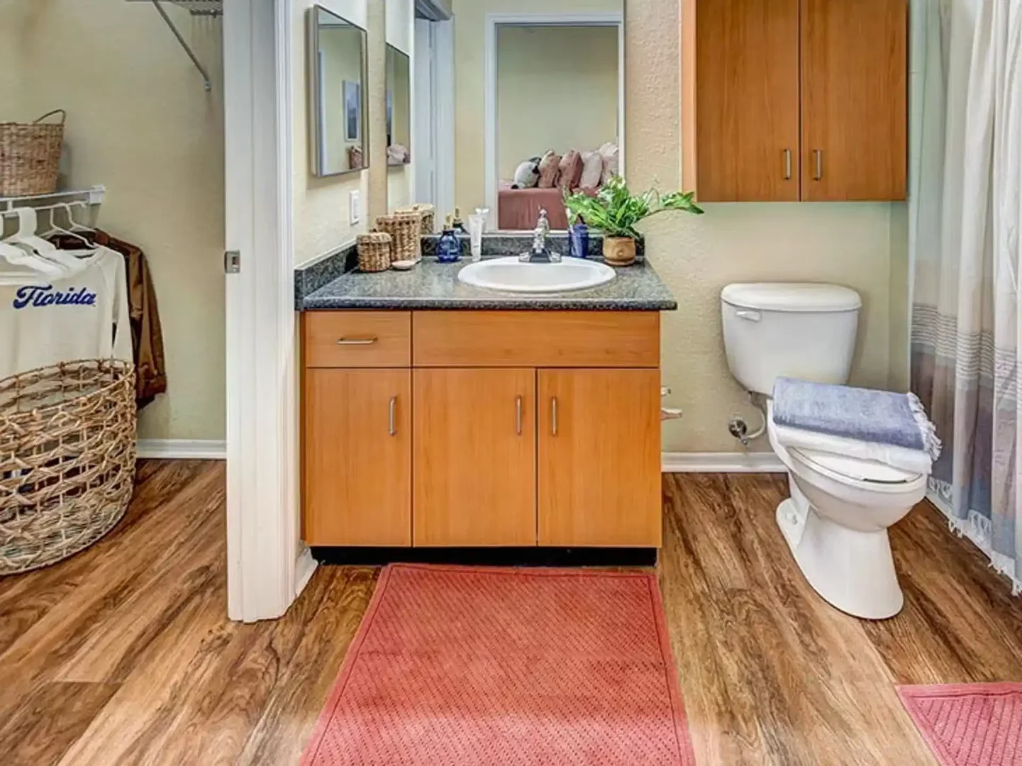 Comfortable and spacious student room in 
