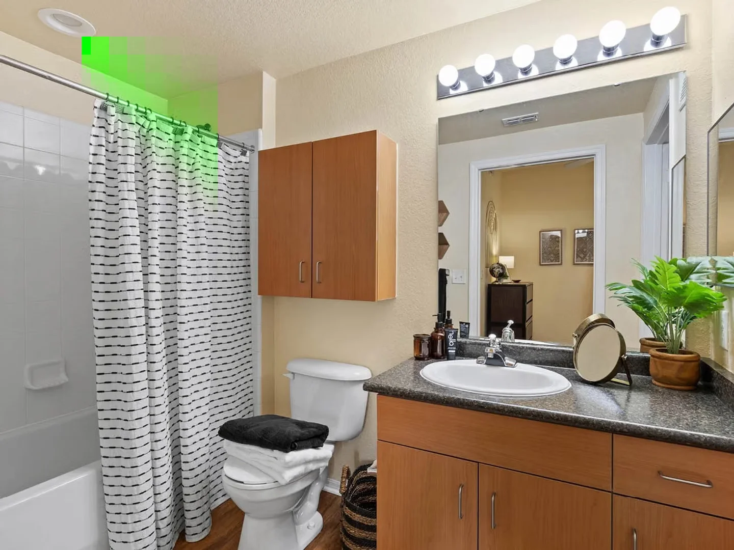 Room for rent in student apartment in , fully furnished