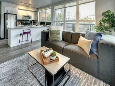 Stanza privata in University Way Northeast, immagine 15 di 19