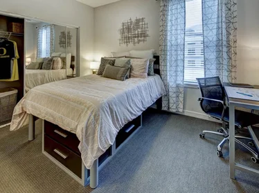 Private room at Franklin Boulevard, image 19 of 47