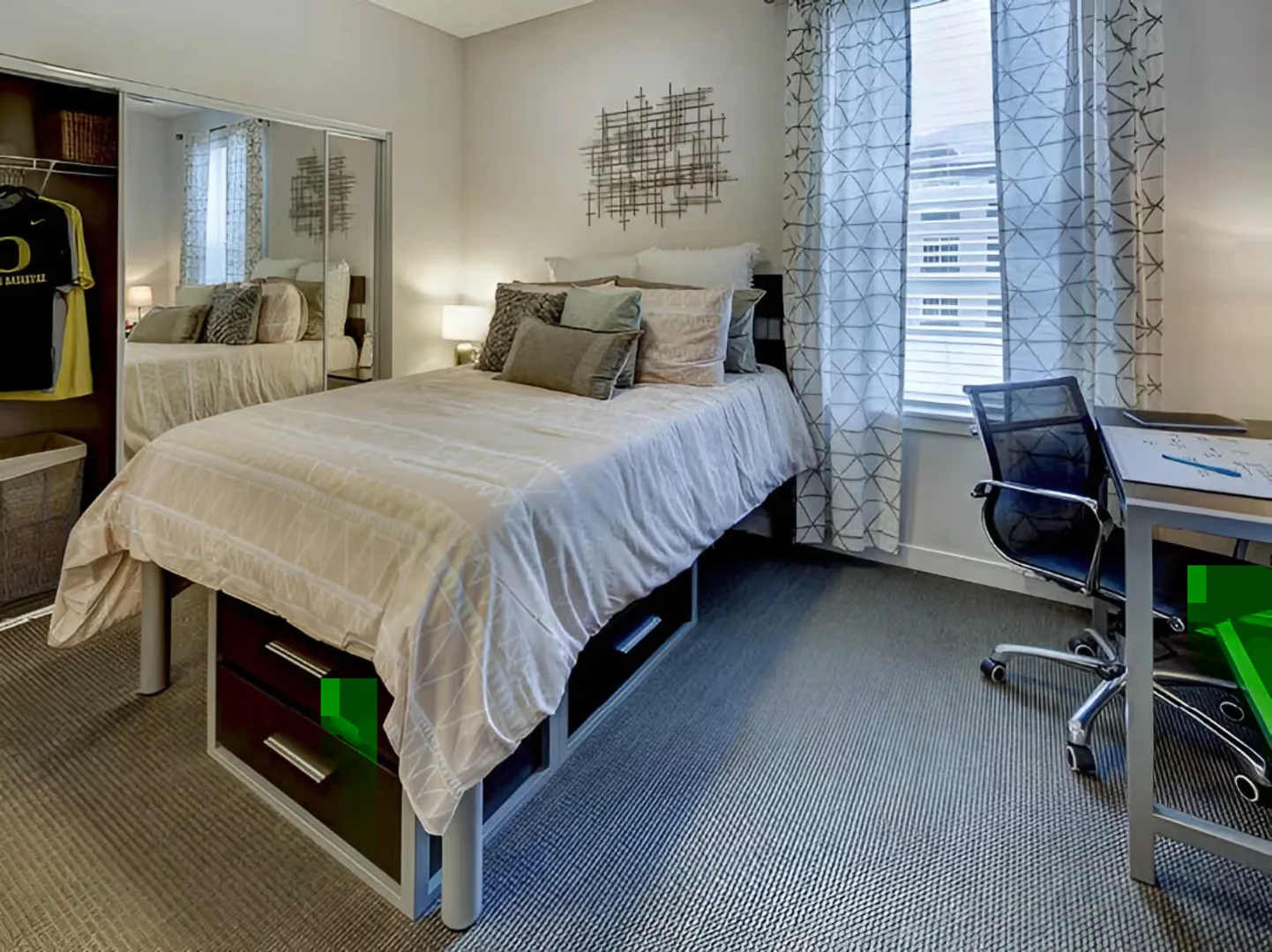 Comfortable and spacious student room in 