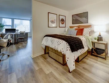Stanza privata in 11th Avenue Northeast, immagine 2 di 18