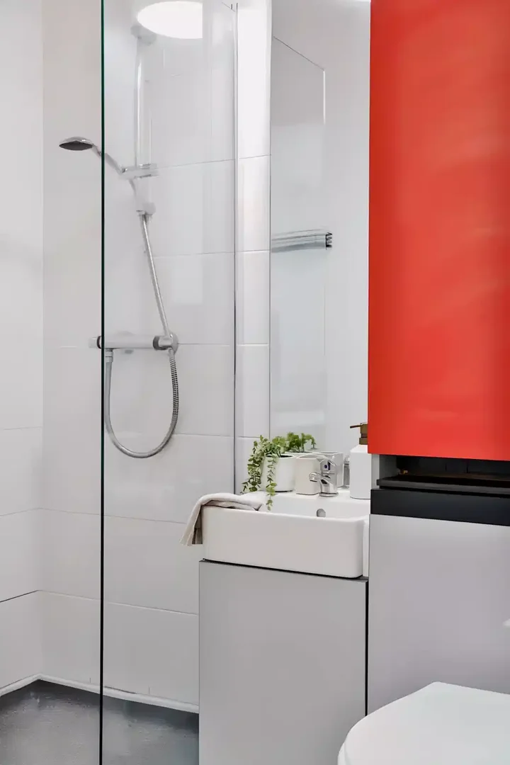Habitación estudiantil amplia y cómoda en