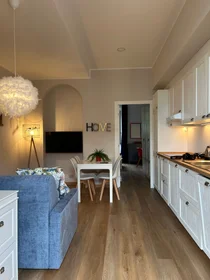Apartamento inteiro em Via Privata Costanzo Cantoni, imagem 6 de 42