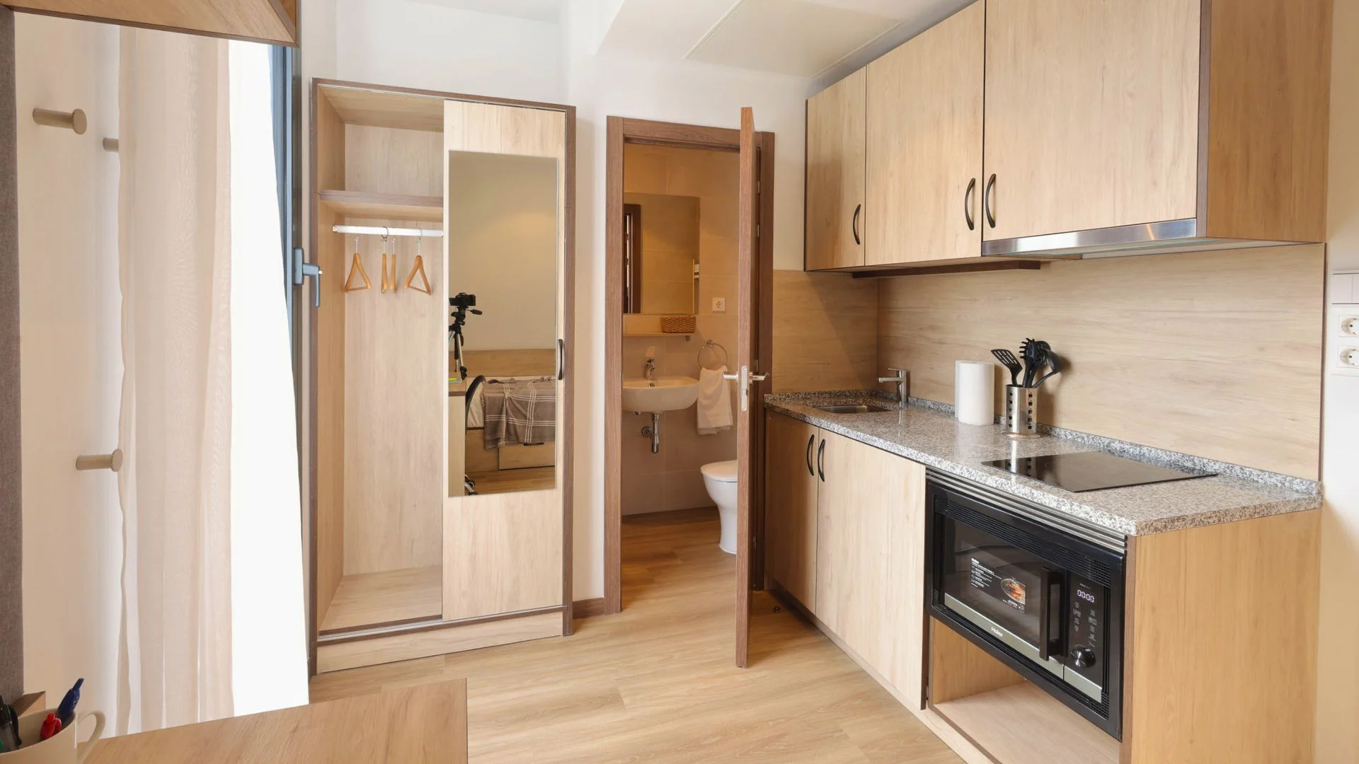 Quarto para alugar em apartamento de estudantes em , totalmente mobilado