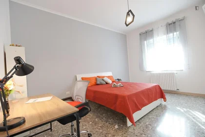 Stanza privata in Via della Rocca, immagine 1 di 5