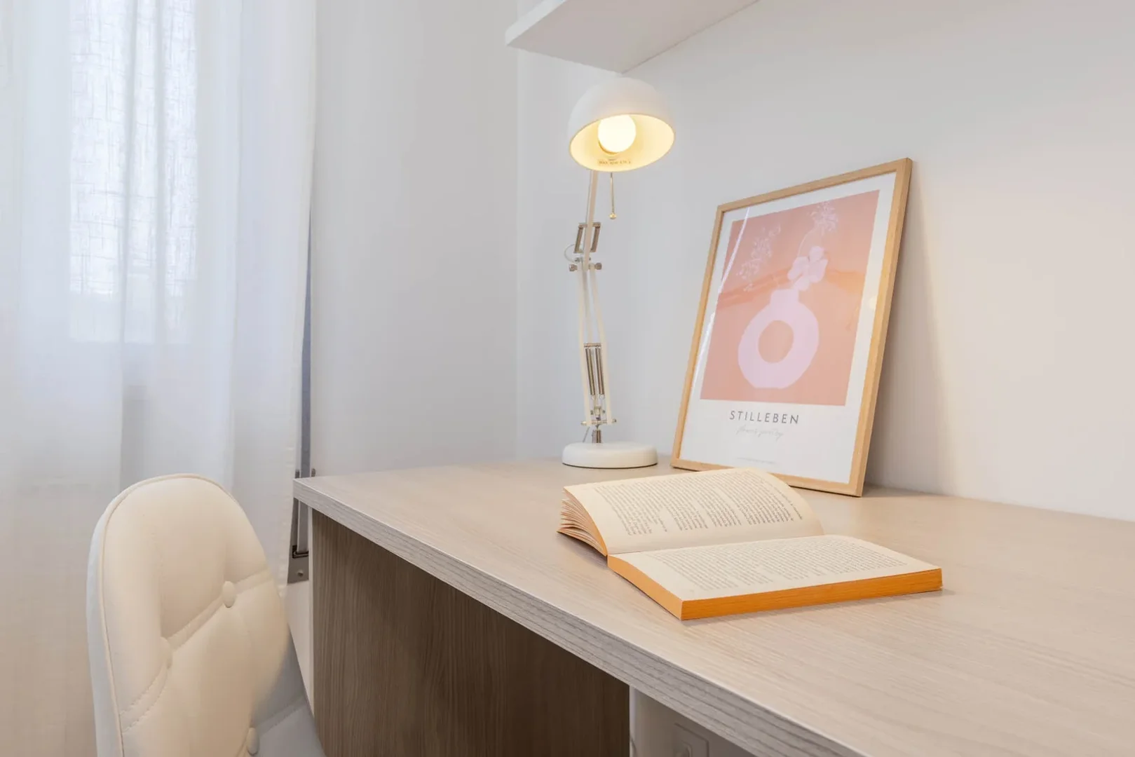 Habitación estudiantil amplia y cómoda en 