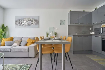 Private room at 59110 La Madeleine, France, image 15 of 23