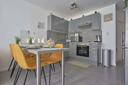 Private room at 59110 La Madeleine, France, image 16 of 23