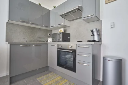 Private room at 59110 La Madeleine, France, image 17 of 23