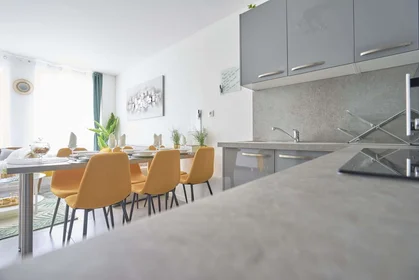 Private room at 59110 La Madeleine, France, image 19 of 23