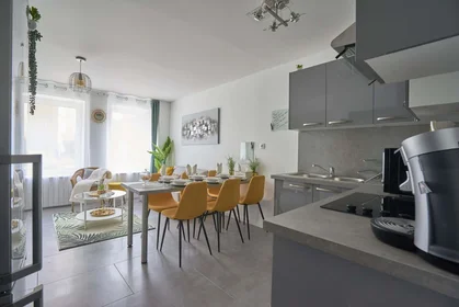 Private room at 59110 La Madeleine, France, image 21 of 23