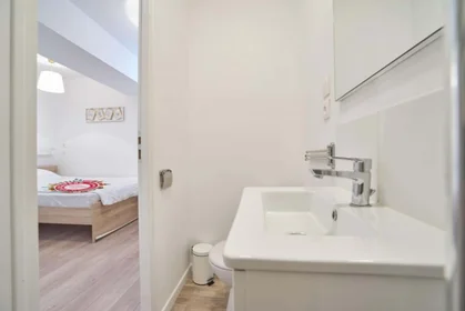 Private room at 59110 La Madeleine, France, image 6 of 23