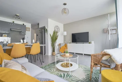 Private room at 59110 La Madeleine, France, image 7 of 23