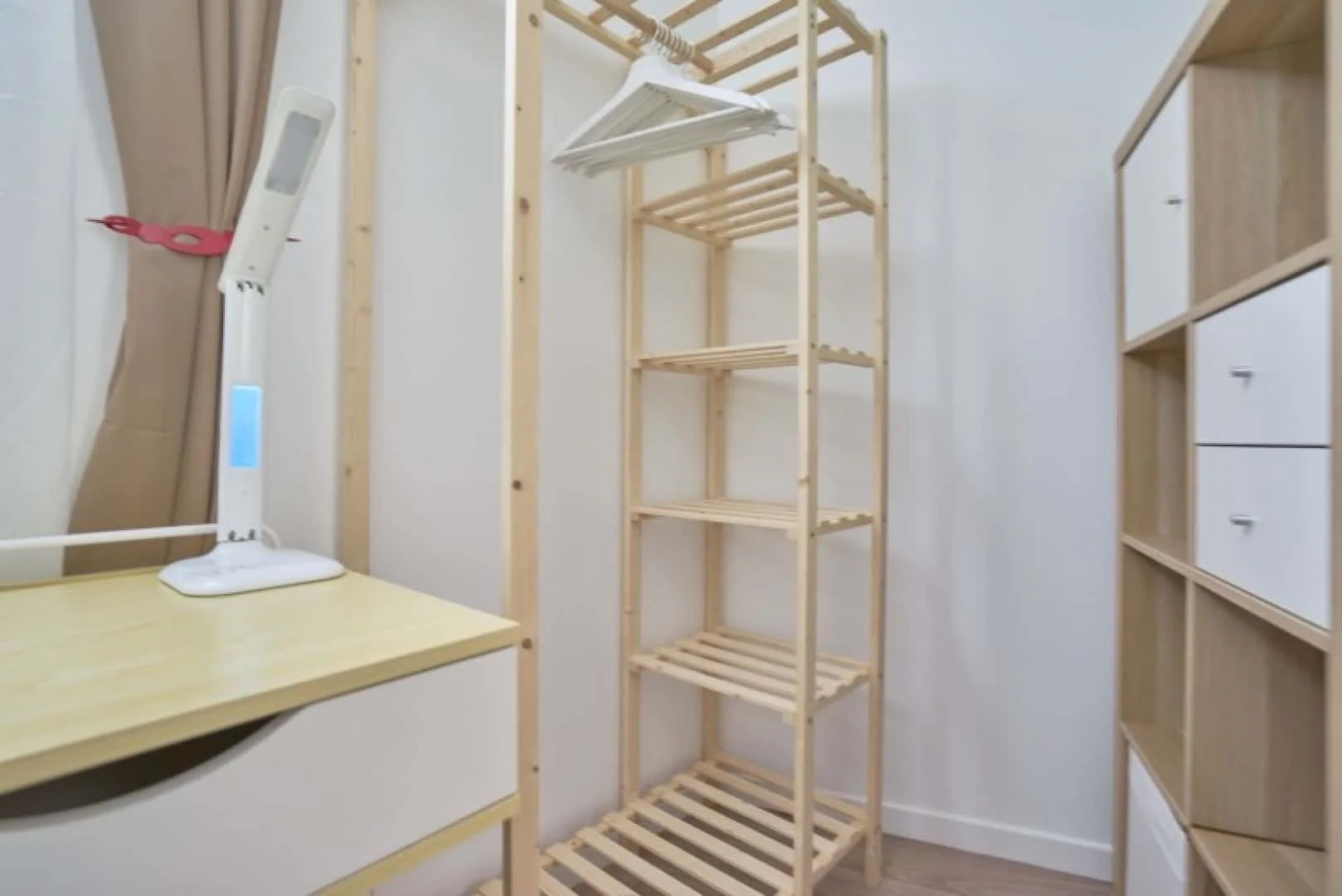 Room for rent in student apartment in , fully furnished