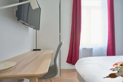 Private room at 148 Rue Flament Reboux, 59130 Lambersart, France, image 4 of 27