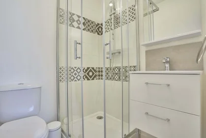 Habitación privada en 148 Rue Flament Reboux, 59130 Lambersart, France, imagen 7 de 27