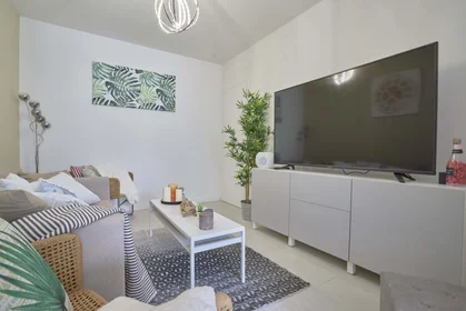 Habitación privada en 148 Rue Flament Reboux, 59130 Lambersart, France, imagen 10 de 27