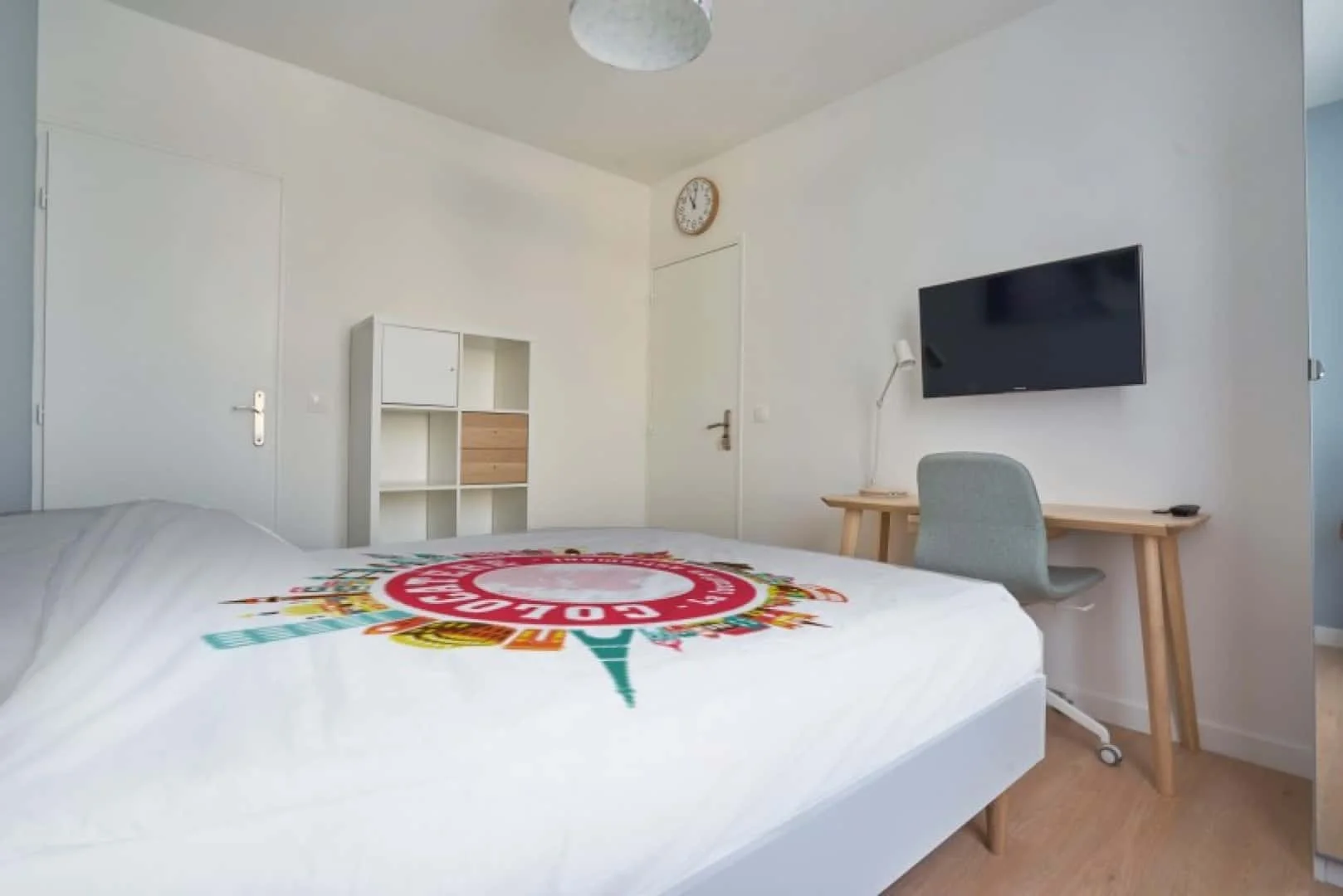 Habitación estudiantil económica cerca del campus en 