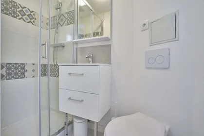 Private room at 148 Rue Flament Reboux, 59130 Lambersart, France, image 5 of 25