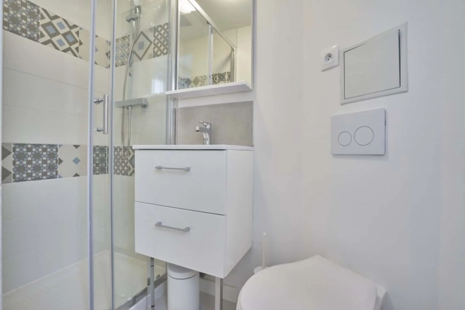 Room for rent in student apartment in , fully furnished
