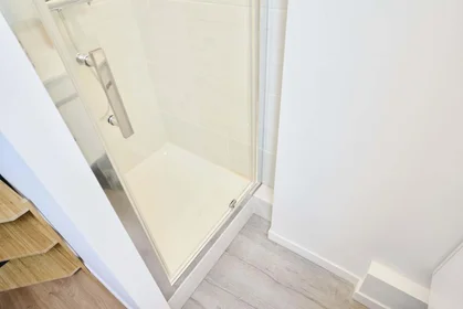 Habitación privada en 2 Rue du Faubourg des Trois - Maisons, 54000 Nancy, France, imagen 5 de 20