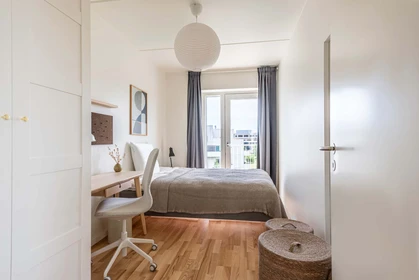 Quarto barato em København