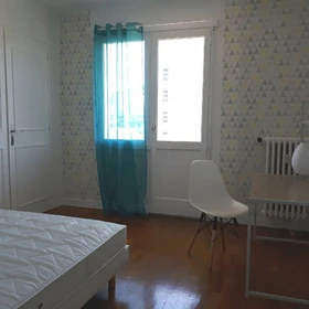 Quarto para alugar com cama de casal em Saint-etienne