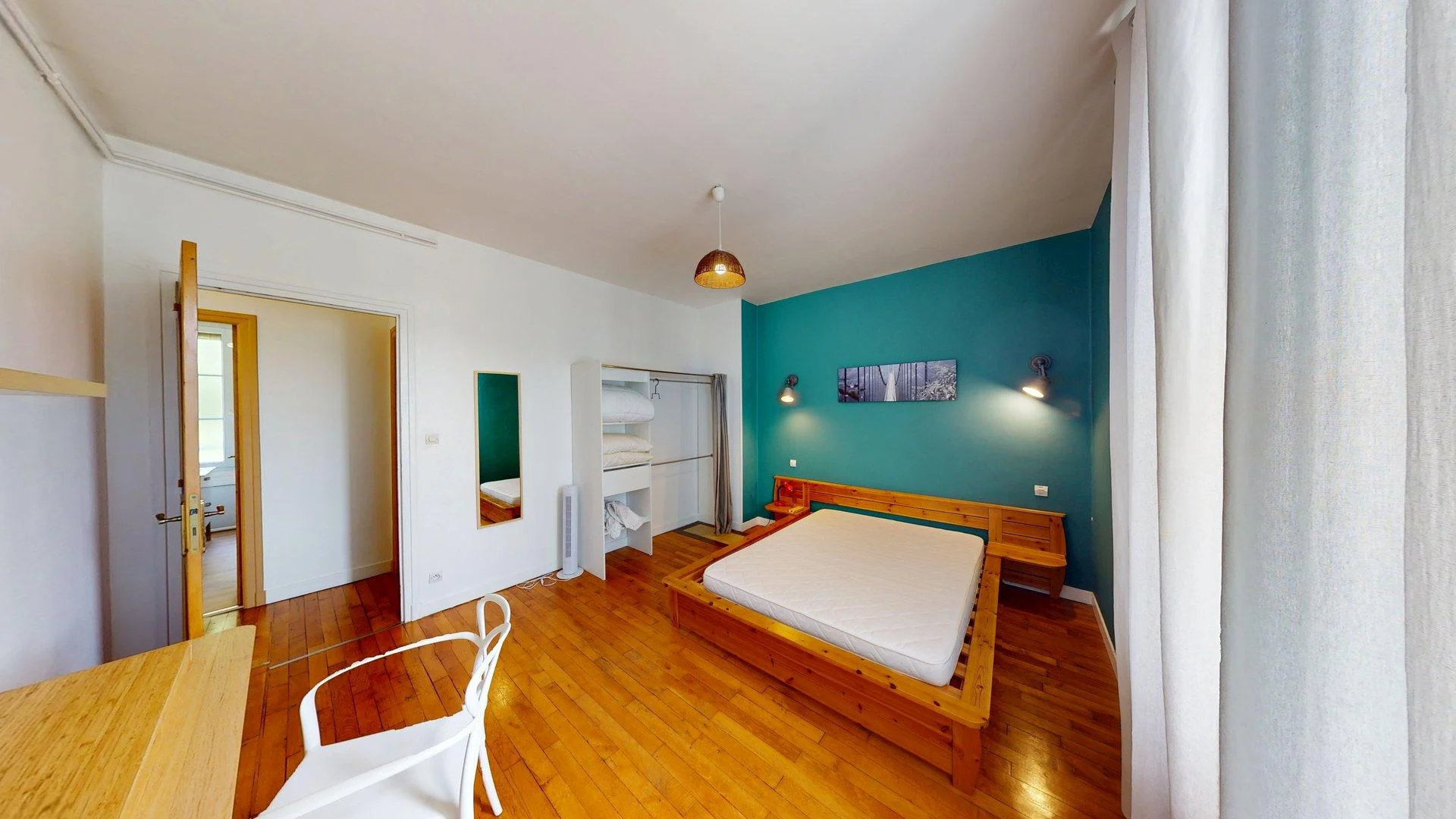 Cozy room for students available in 