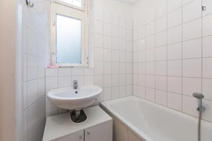 Prywatny pokój Biebricher Str., obraz 13 15