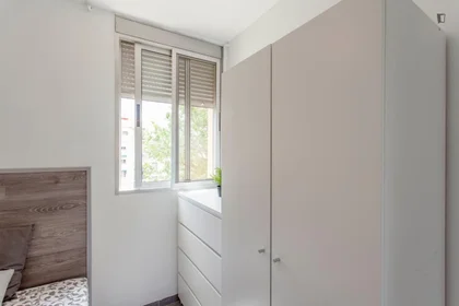 Chambre privée à Carrer del Pintor Dalmau, image 5 de 16