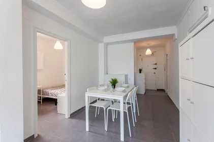 Chambre privée à Carrer del Pintor Dalmau, image 8 de 16
