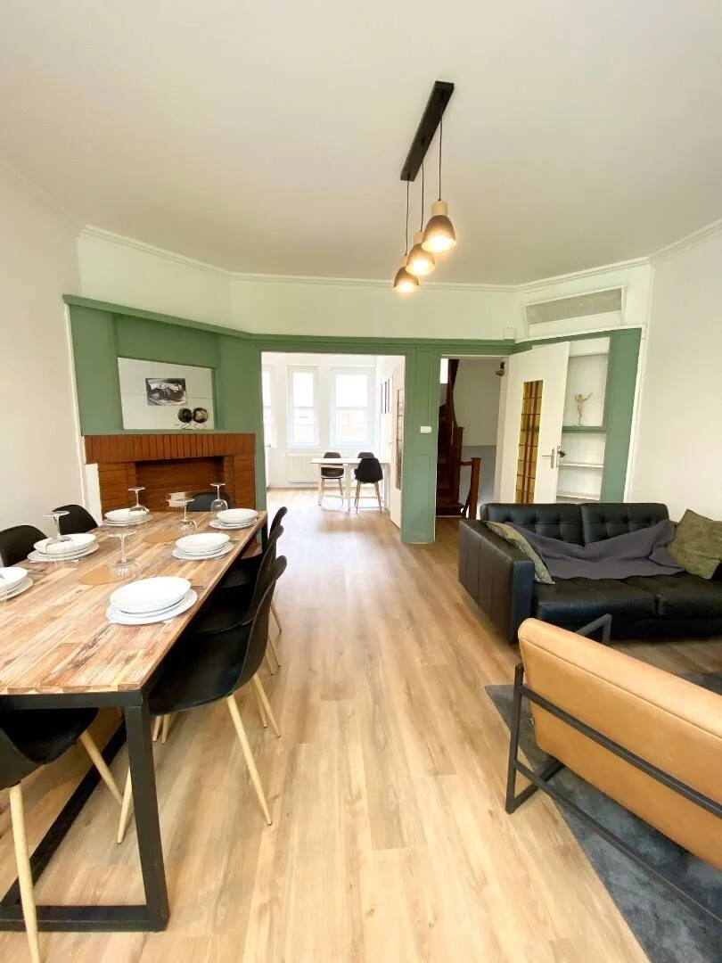 Functional student room perfect for studying in 