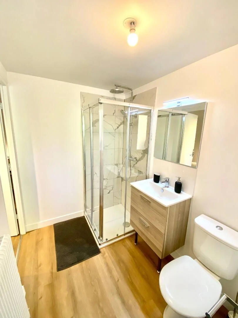 Student-friendly room in  with modern amenities