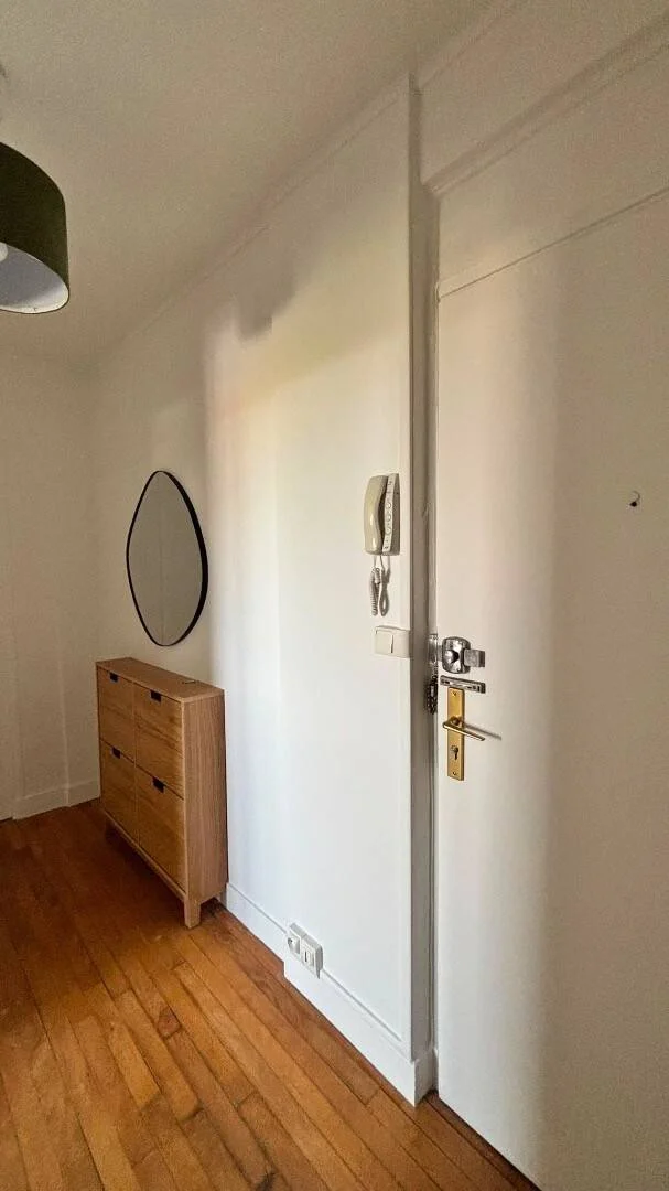 Habitación acogedora para estudiantes disponible en 