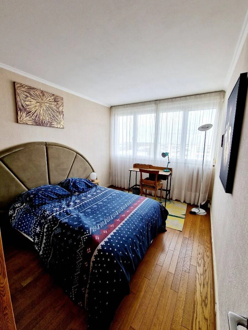 Chambre conviviale pour les étudiants dans  avec des équipements modernes