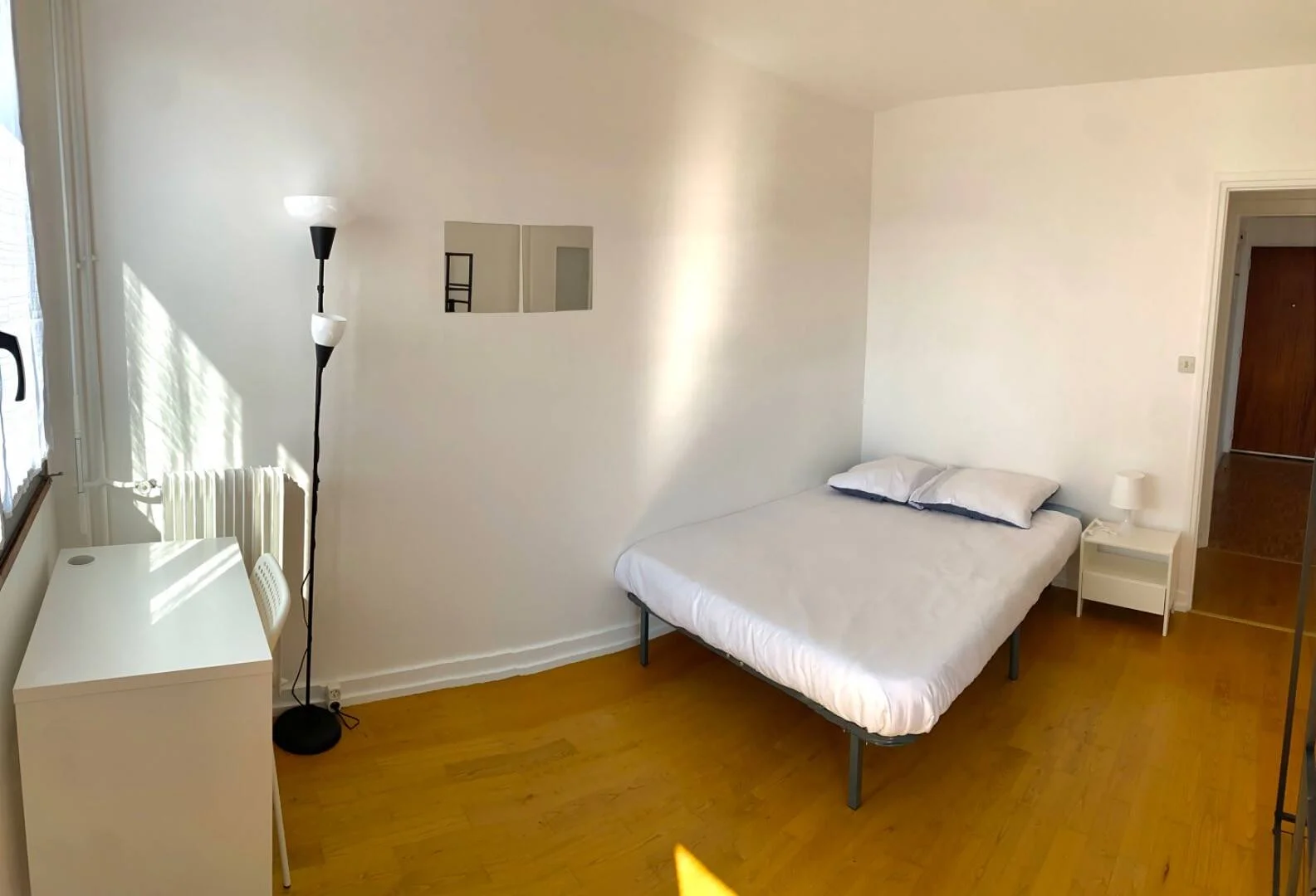 Quarto para alugar em apartamento de estudantes em , totalmente mobilado