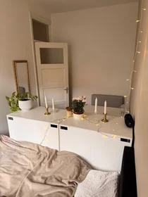 Privatzimmer in der Oudemansstraat, bild 1 von 8