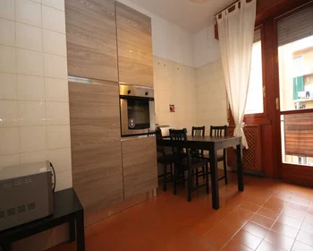 Quarto privado em Via Sebastiano Veniero, imagem 7 de 28