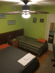 Stanza in condivisione in un appartamento di 3 camere da letto Boston