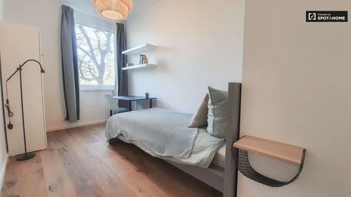 Alquiler de habitaciones por meses en {area}