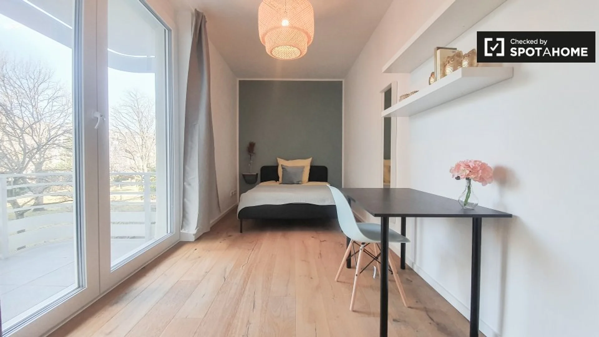 Habitación estudiantil económica cerca del campus en