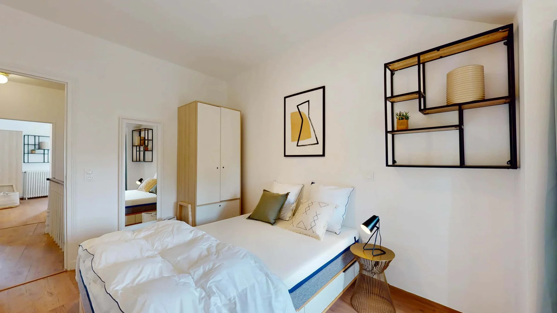 Quarto amigo do estudante em  com comodidades modernas