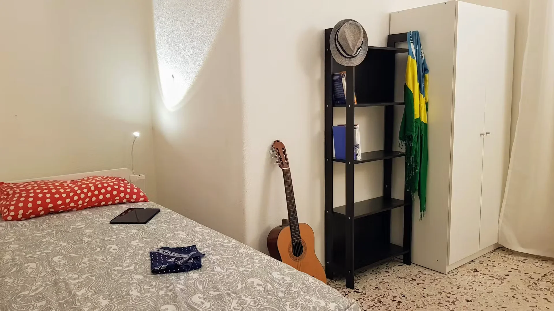 Öğrenciler için rahat oda bölgesinde mevcut