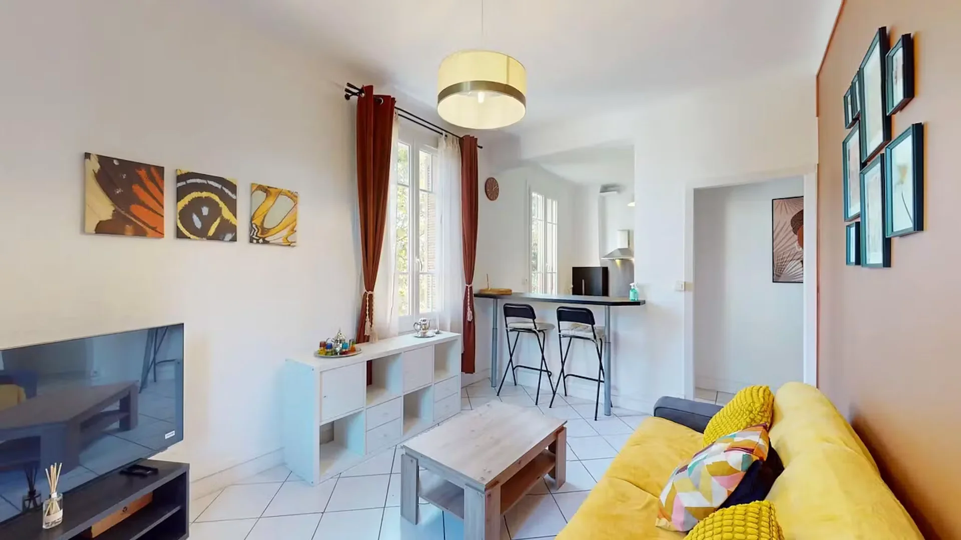 Room for rent in student apartment in , fully furnished