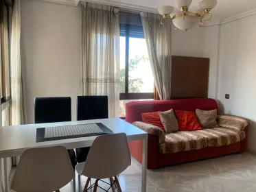 Habitación compartida con escritorio en Castellón De La Plana