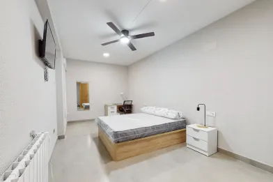 Chambre privée à Carrer d'Enmig, 23, 12001 Castelló de la Plana, Castelló, Spain, image 2 de 12