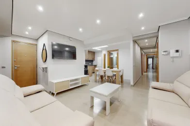 Chambre privée à Carrer d'Enmig, 23, 12001 Castelló de la Plana, Castelló, Spain, image 4 de 12