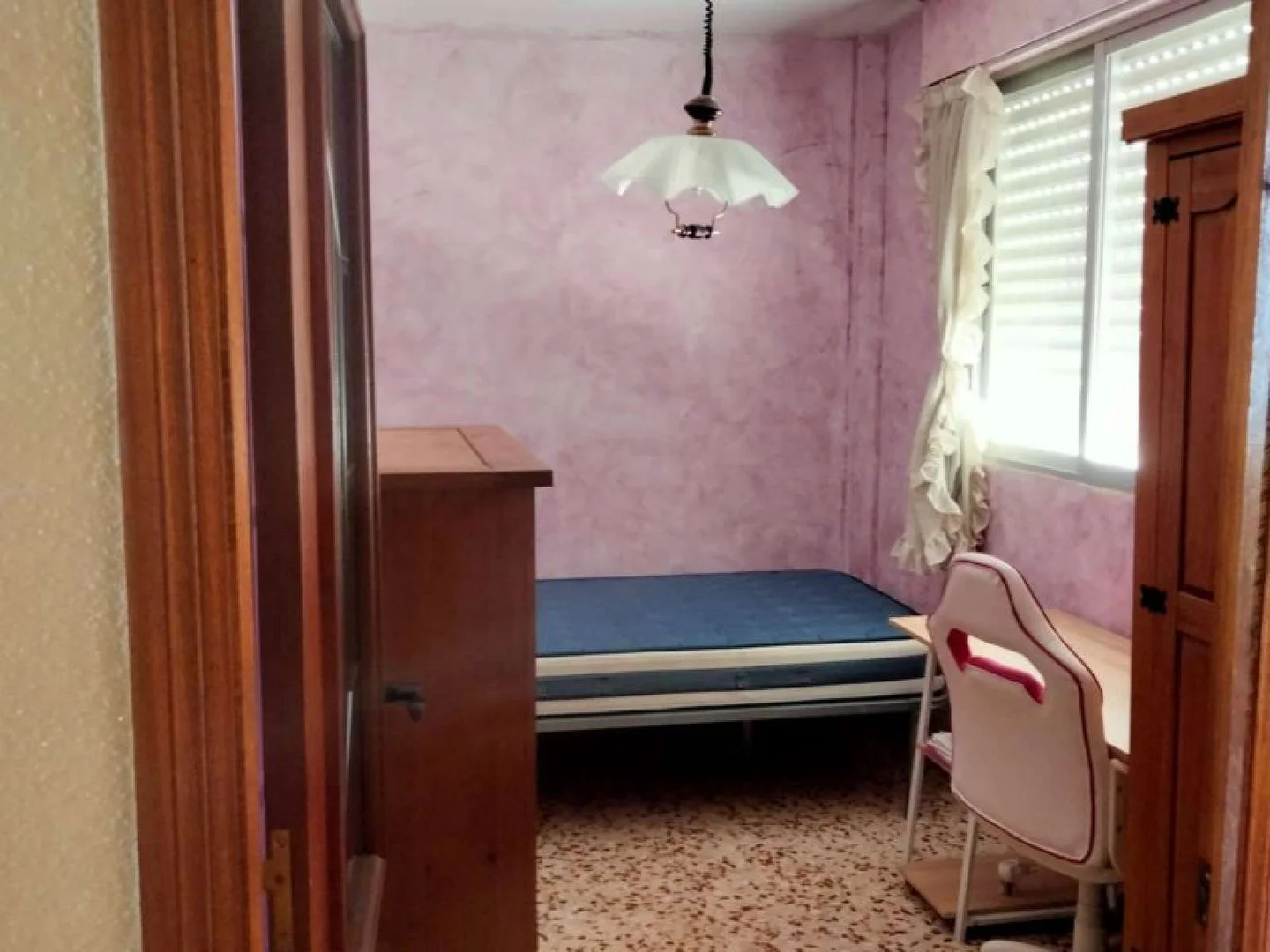 Komfortables und geräumiges Studentenzimmer in 
